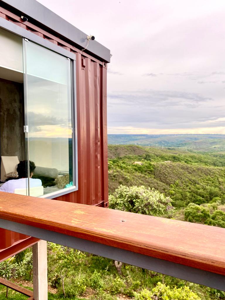 dentro vista da varanda para dentro da casa.jpeg